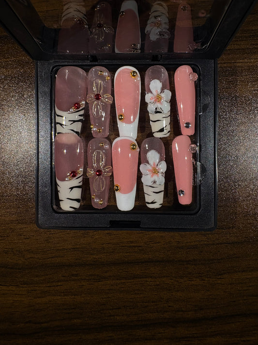 Safari Girl Nail